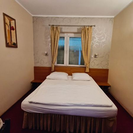 Villa Bella Casa Łomianki Εξωτερικό φωτογραφία